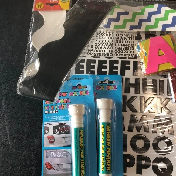 NWT Attn: Teachers Bulletin Board Arts & Crafts + More - Picture 2 of 4